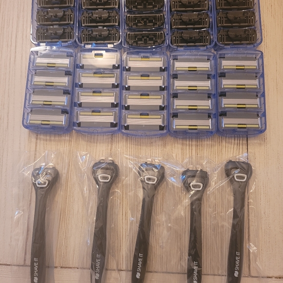 Mens Disposable Razors New x5 plus 40 blades - Picture 4 of 4